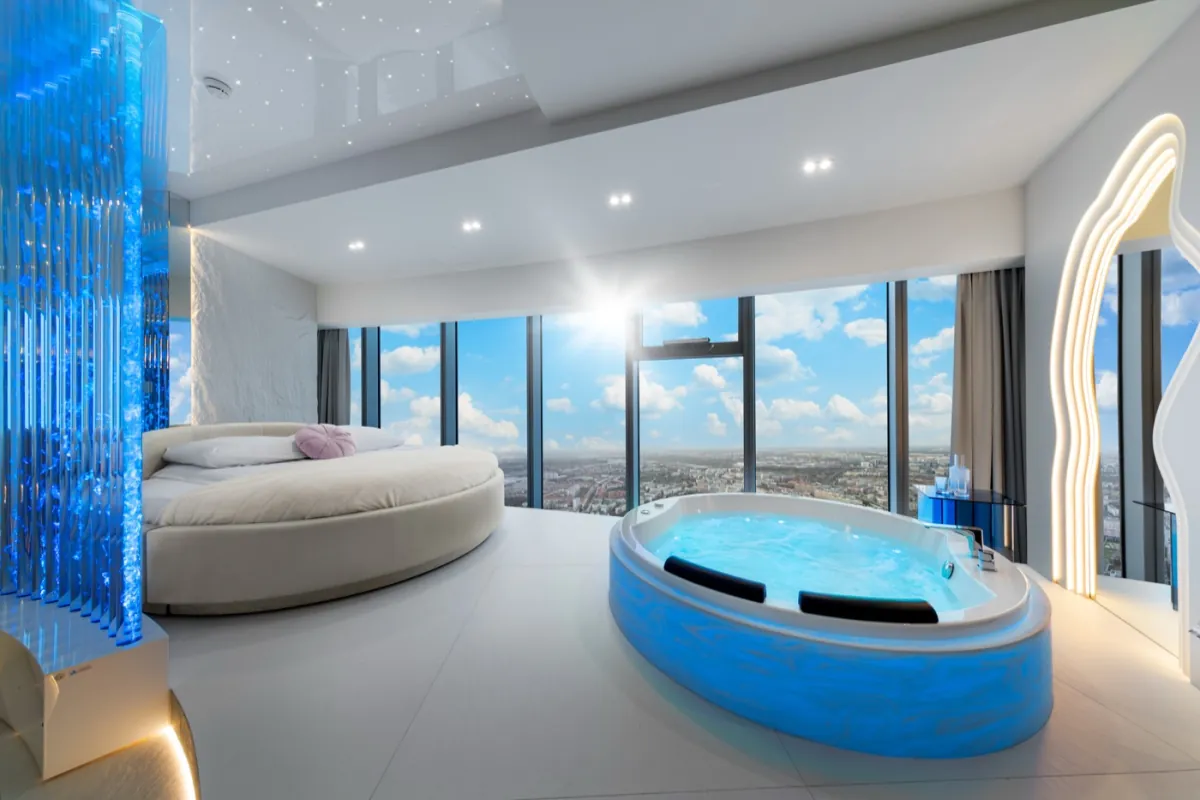 Sypialnia apartamentu z sauną i jacuzzi