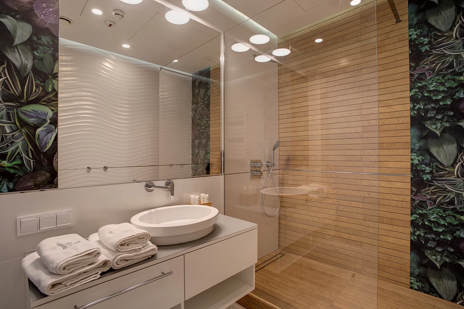 Apartament typu Executive Suite z wanną w pokoju — zdjęcie 5