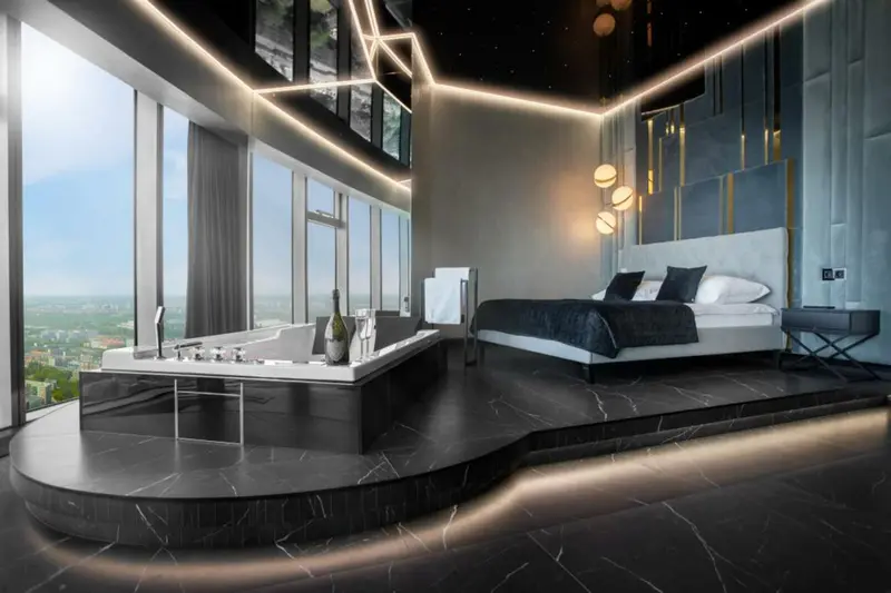 Apartament typu Deluxe z jacuzzi, 35. piętro, Sky Tower Wrocław