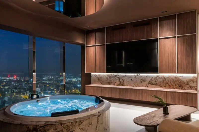 Apartament „Tokio” z sauną i jacuzzi, Sky Tower Wrocław