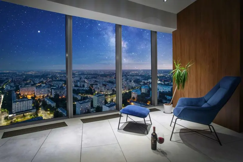 Apartament typu Deluxe z wanną przy oknie, Sky Tower Wrocław