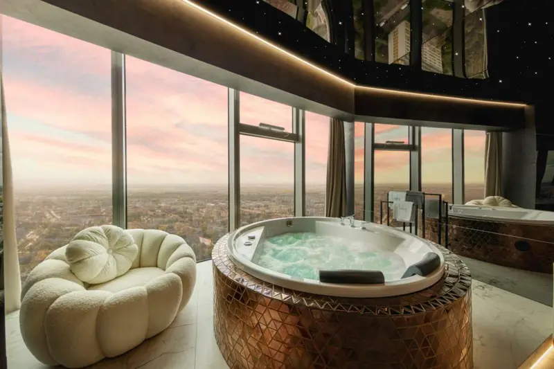 Apartament Prezydencki z jacuzzi, Sky Tower Wrocław