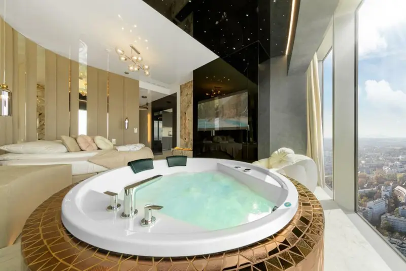 Apartament Prezydencki z jacuzzi, Sky Tower Wrocław