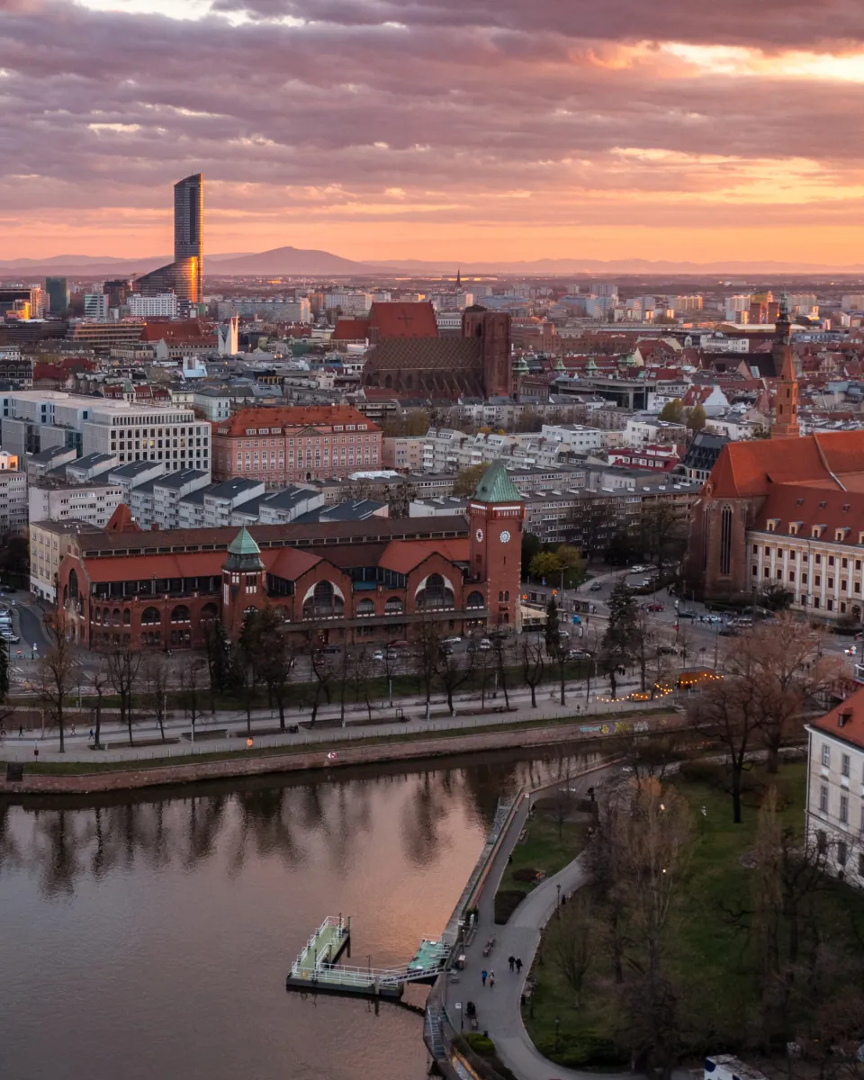 Pobyt w centrum Wrocławia – jakie atrakcje są naprawdę blisko i warte uwagi