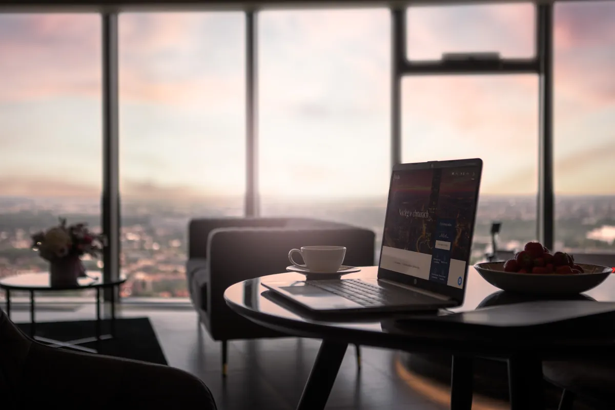 Direct booking or a booking portal – which pays off more with premium apartments?